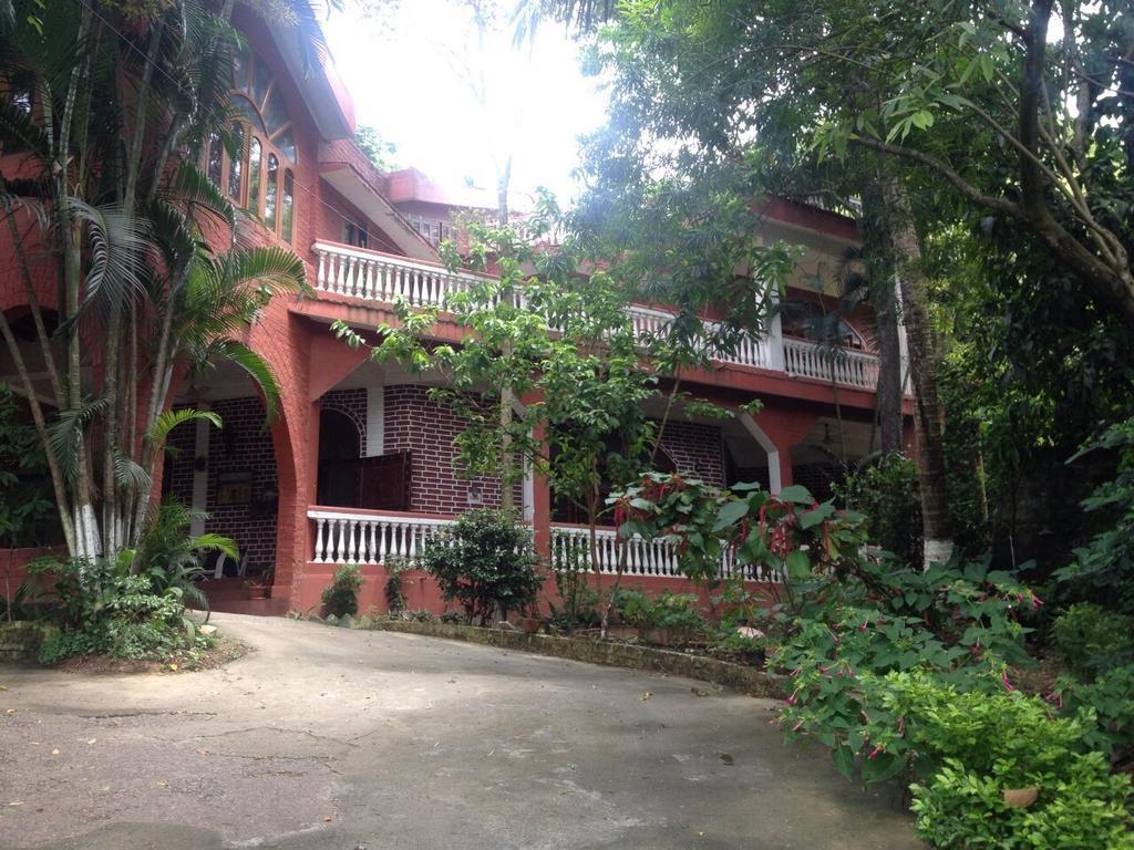 Hilltop Lodge غاواهاتي الغرفة الصورة