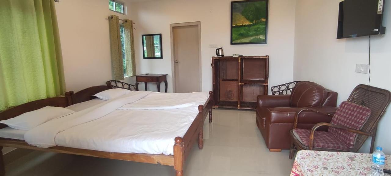 Hilltop Lodge غاواهاتي الغرفة الصورة