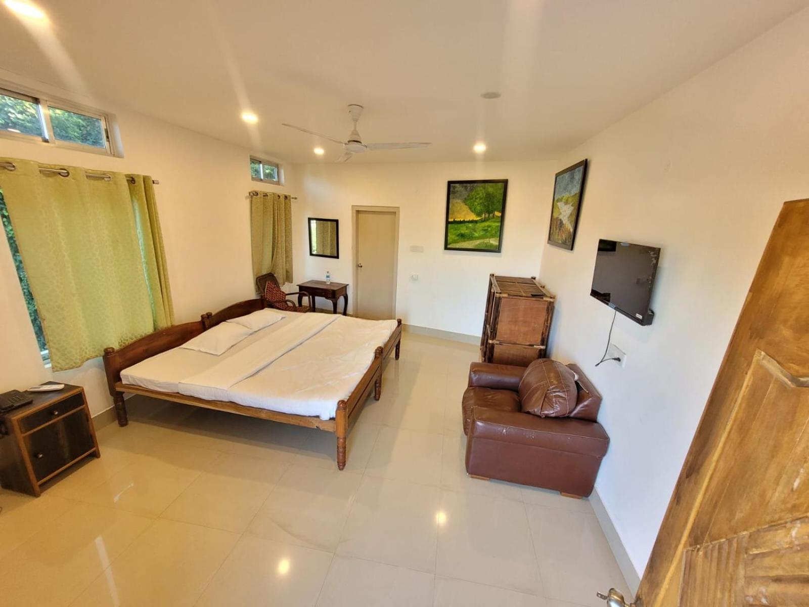 Hilltop Lodge غاواهاتي المظهر الخارجي الصورة