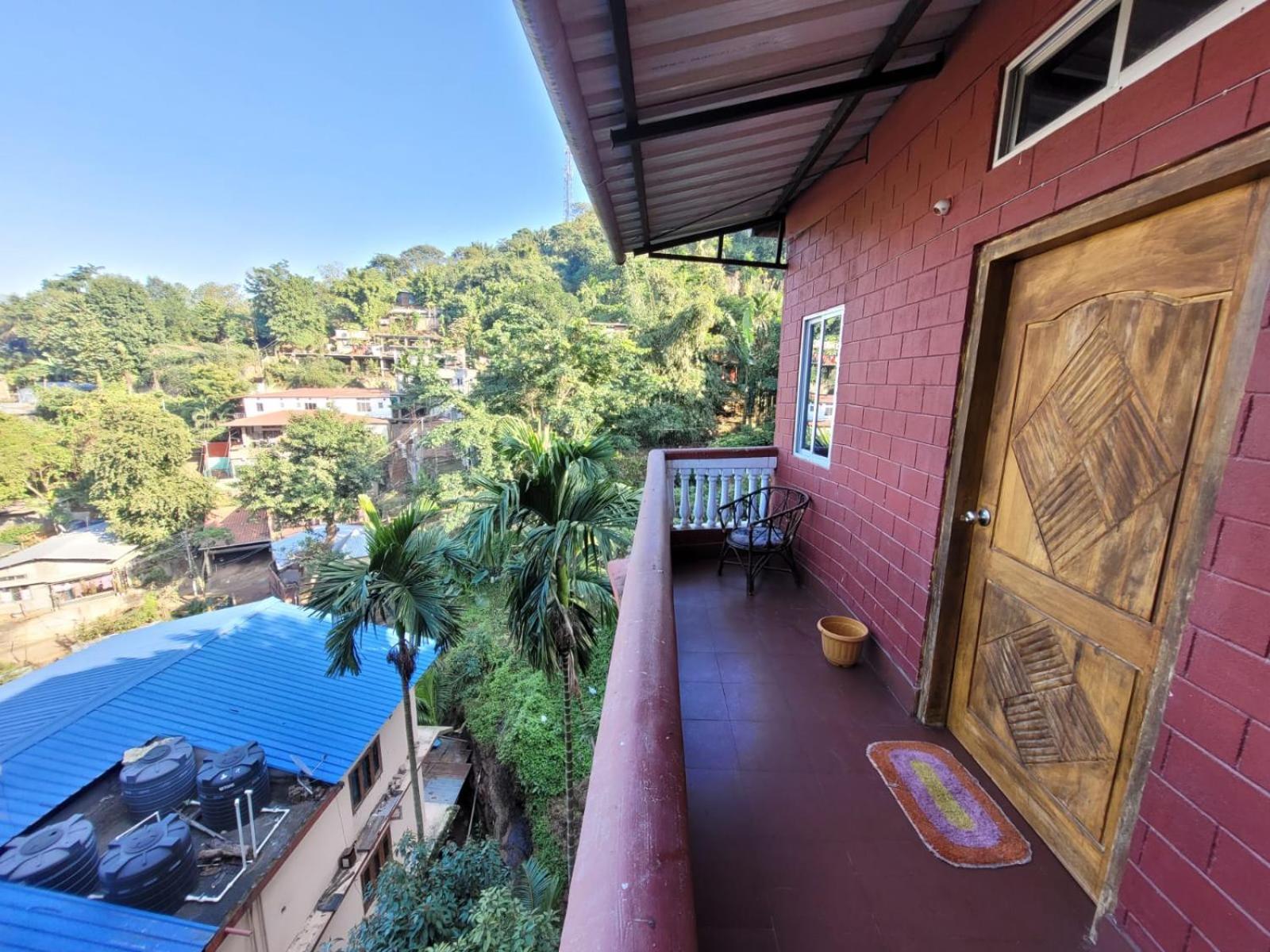 Hilltop Lodge غاواهاتي الغرفة الصورة