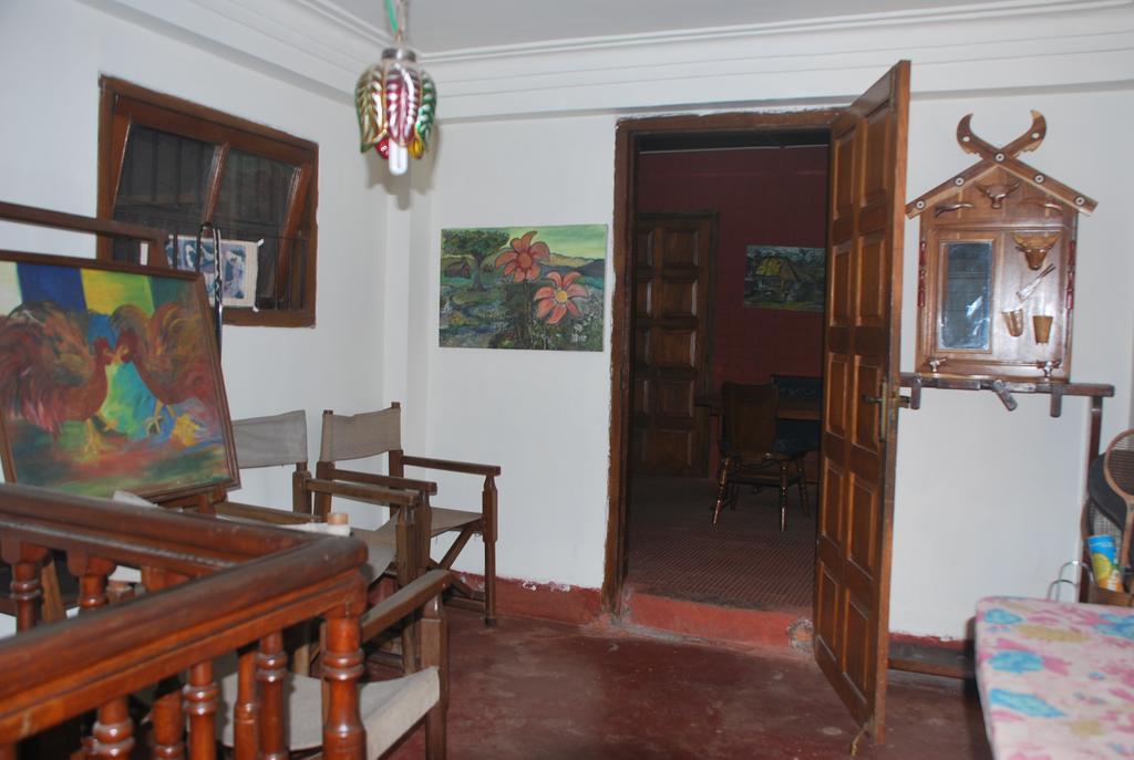 Hilltop Lodge غاواهاتي المظهر الخارجي الصورة