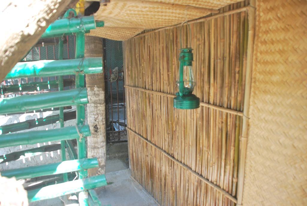 Hilltop Lodge غاواهاتي المظهر الخارجي الصورة