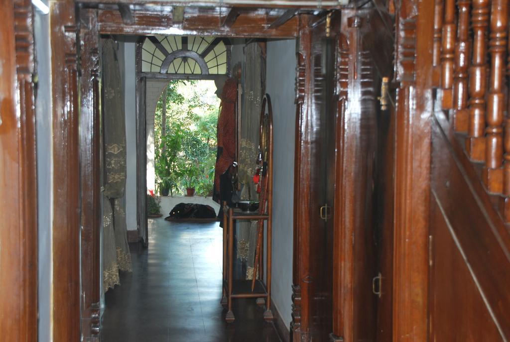 Hilltop Lodge غاواهاتي المظهر الخارجي الصورة