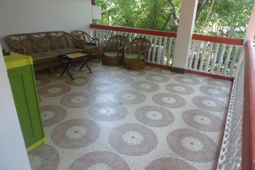Hilltop Lodge غاواهاتي المظهر الخارجي الصورة